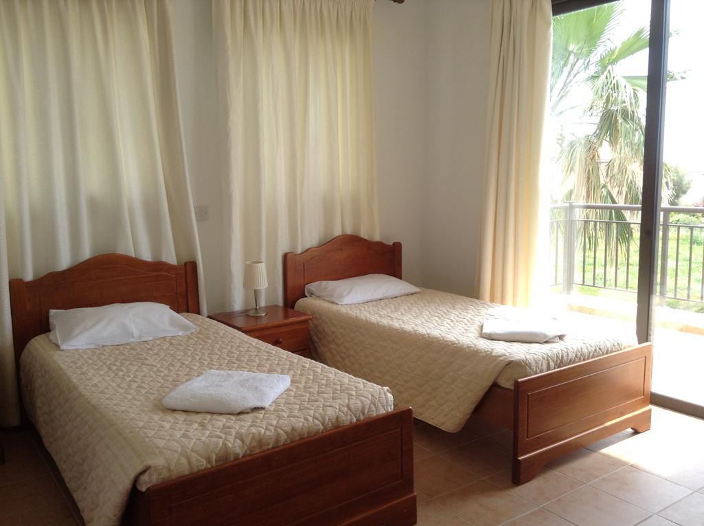 Aura Holiday Villas Paphos Eksteriør billede