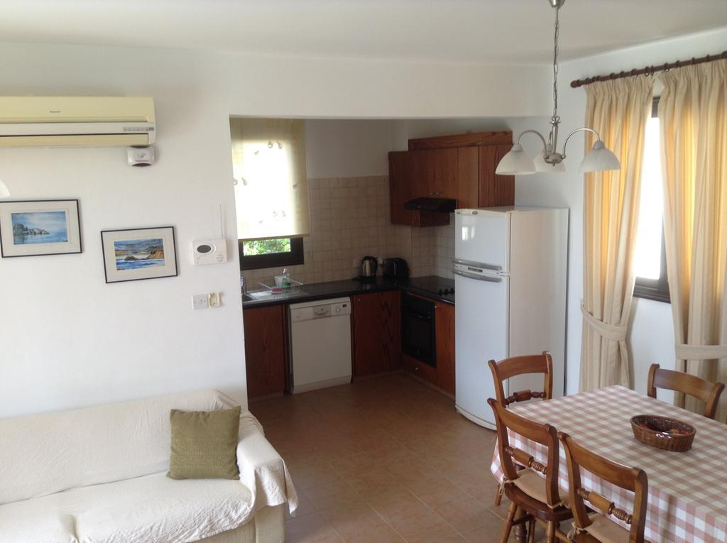Aura Holiday Villas Paphos Værelse billede