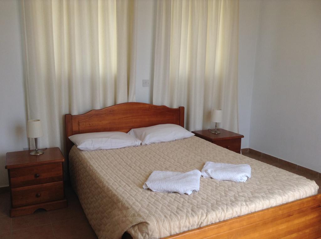 Aura Holiday Villas Paphos Værelse billede
